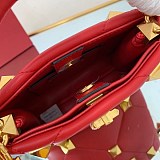 《大人気》ヴァレンティノ ハンドバッグ 偽物 ROMAN STUD QUILTED Vuj81781