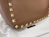 ギフトに最適♪ヴァレンティノ トートバッグ 偽物 レザー Vua26680