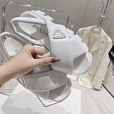 すぐ届【プラダ】ソフト パッド入りナッパ レザー ウェッジ サンダル コピー puv98547