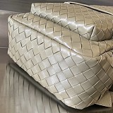 大人気!!新色 ボッテガヴェネタ バックパック スーパーコピー bos33088