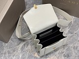 人気急上昇【ブルガリ】新色! SERPENTI FOREVER 白 ナッパ ハンドバッグ 偽物 Buj11725