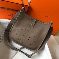 送料無料 エルメス エヴリン 28 コピー TPM 早い者勝ち♡ erd79790 送料無料 エルメス エヴリン 28 コピー TPM 早い者勝ち♡ erd79790