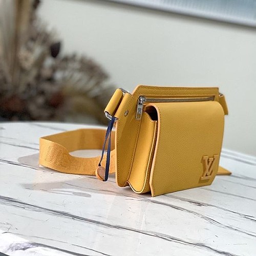 ギフトに最適ルイヴィトン スリングバック バムバッグ NV コピー vuu22339