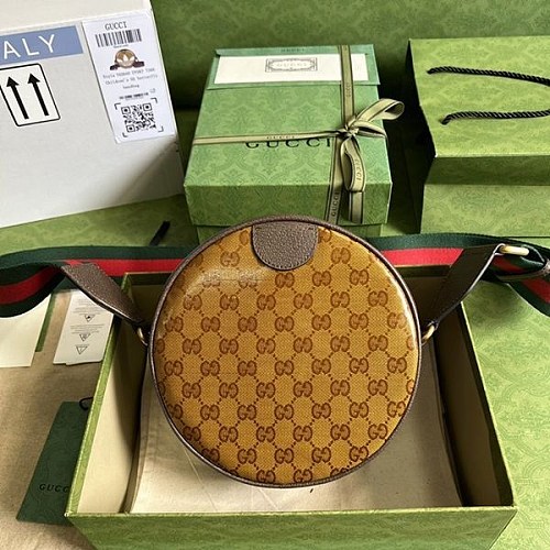 ☆超人気☆コラボ アディダス×グッチ 偽物 GG キルティングレザー ショルダーバッグ 偽物 702640UVSKT7268