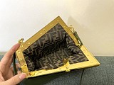人気No1フェンディ ファースト 偽物 レザー バッグ fee83638