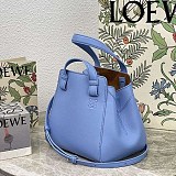 お洒落に♪ロエベ ハンモック 偽物 ナゲット ショルダーストラップ付 A538H04X02