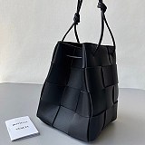 争奪戦ボッテガヴェネタ カセット ショルダーバッグ コピー ブラック 680218VCQC48425