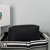世界中で大人気♪プラダ スモール レザー ハンドバッグ コピー pum78725