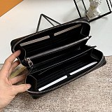 日本未入荷 ルイヴィトン ジッピー・ウォレット 偽物 モノグラム ラウンドジップ ゲーム・オン M61506