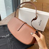 【23SS】セリーヌ コピー ストラップ付き クラッチ タブー 茶 10I593DQ1