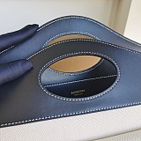 人気急上昇バーバリー ショルダーバッグ 偽物 ミニ ツートン キャンバス＆レザー ポケットバッグ Baz55041