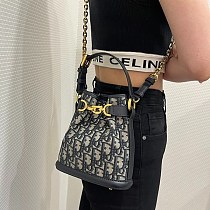 すぐ届くディオール ミディアム バケットバッグ 偽物 M2272UTZQM928 すぐ届くディオール ミディアム バケットバッグ 偽物 M2272UTZQM928