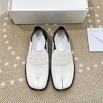 メゾンマルジェラ シューズ 足袋ブーツ 偽物Tabiローファー HD00380 メゾンマルジェラ シューズ 足袋ブーツ 偽物Tabiローファー HD00380