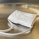 定番 ボッテガヴェネタ カセット ミニ クロスボディバッグ boe32941