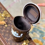 限定！話題のポーチ★​ルイヴィトン ショルダーバッグ 偽物 コーヒーカップ モノグラム M80812