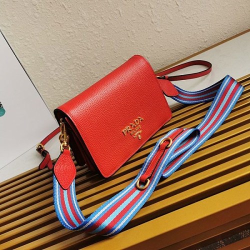 ★日本!!人気！21AW sale /プラダレザーショルダーバッグ 偽物【追跡付】 put77724
