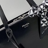 21-22AW新作 プラダ カーフ ハンドバッグ 偽物 pue37793