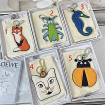 【セレブ多数愛用】ロエベ Fox Charm キーホルダー 偽物 lon84450 【セレブ多数愛用】ロエベ Fox Charm キーホルダー 偽物 lon84450