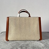 ヴァレンティノ シェブロンパターン SUPERVEE ハンドバッグ 偽物 Vuk05777