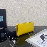 稀少プラダ サフィアーノエンボスレザー ジップアラウンド長財布 コピー イエロー puw35402