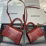 セール新作バレンシアガ 偽物 クロコダイル型押し*HOURGLASS ハンドルバッグ bas05045