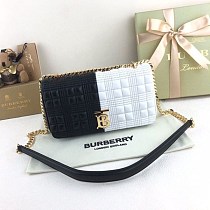 日本未入荷バーバリー★レディース★スモール キルティングローラバッグ 偽物 Bau12800 日本未入荷バーバリー★レディース★スモール キルティングローラバッグ 偽物 Bau12800
