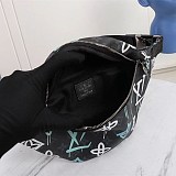 ルイヴィトン ディスカバリー バムバッグ コピー M21397