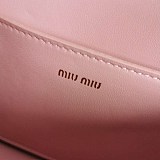 大人気！ミュウミュウ マテラッセ スーパーコピー*ストラップ付ミニポーチ myv52869