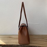 累積売上総額第１位！セリーヌ ミディアム 16 ソフトバッグ コピー 195543CR4