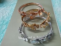 大人気!!新色 ヴァン クリーフアンドアーペル フリヴォル ブレスレット偽物 7フラワーVCARP6L200 大人気!!新色 ヴァン クリーフアンドアーペル フリヴォル ブレスレット偽物 7フラワーVCARP6L200