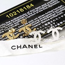 《大人気》ギフトに最適♪シャネル cc ピアス 偽物 3色 shj71654 《大人気》ギフトに最適♪シャネル cc ピアス 偽物 3色 shj71654