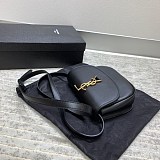 21AW新作サンローラン ショルダーバッグ コピー ロゴ ブラック レザー Sab26796