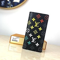 ルイヴィトン 財布 偽物 モノグラムエクリプス 二つ折り長財布 M61697 ルイヴィトン 財布 偽物 モノグラムエクリプス 二つ折り長財布 M61697