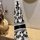 超話題!ディオール ブックトート 偽物「ディオール エトワール」プリント刺繍 2サイズ def56865