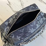 ギフトに最適ルイヴィトン ミニ・ソフトトランク ショルダーバッグ 偽物 M80033