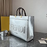 ☆超人気☆フェンディ サンシャイン ミディアム レザー ショッパーバッグ 偽物 fep53986