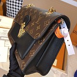 人気 ルイヴィトン 偽物 VICTOIRE モノグラム ショルダーバッグ vuj62078
