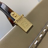 ☆超人気☆フェンディ サンシャイン 偽物 ミディアム レザー／エラフレザー ショッパー fes47213