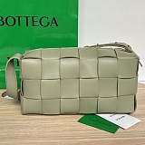 完売必至ボッテガ ヴェネタ ブリック カセット ショルダーバッグ コピー 709360VMAY12916
