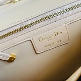 完売必至【ディオール CARO】ラージバッグ カナージュ カーフスキン偽物 det06777