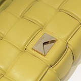 大人気！ボッテガヴェネタ ザチェーン カセット 偽物 レザー製クロスボディバッグ boa02082