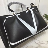 完売必至ヴァレンティノ トートバッグ コピー ガラヴァーニ Vロゴ エスケープ ミディアム バッグ Vup12861