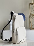 世界中で大人気♪ルイヴィトン アヴェニュー スリングバッグバック/ M30803