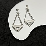 プラダ トライアングル ピアス コピー 2色 puq93153