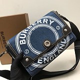 人気急上昇バーバリーロゴグラフィックデニム ノート クロスボディバッグ 偽物 80397521