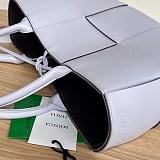 ボッテガヴェネタ 偽物 スモール アルコ トートバッグ boe68882