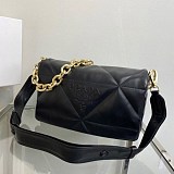 希少色【プラダ】パデッドナッパ レザー ショルダーバッグ コピー pug85064