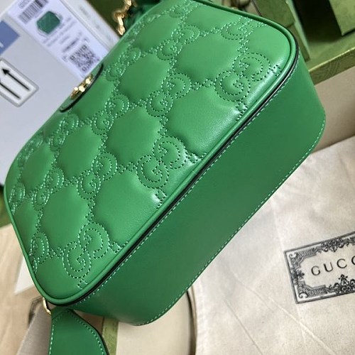 日本未入荷グッチ 偽物 GG キルティングレザー ショルダーバッグ guy10358