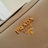 ★日本!!人気！新色 ギフトに最適♪プラダ 偽物ダブルジップ ショルダーバッグ pud22389
