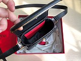 《大人気》ヴァレンティノ ショルダーバッグ 偽物 Vロゴ SUPERVEE レザー クロスボディバッグ Vuf83363
